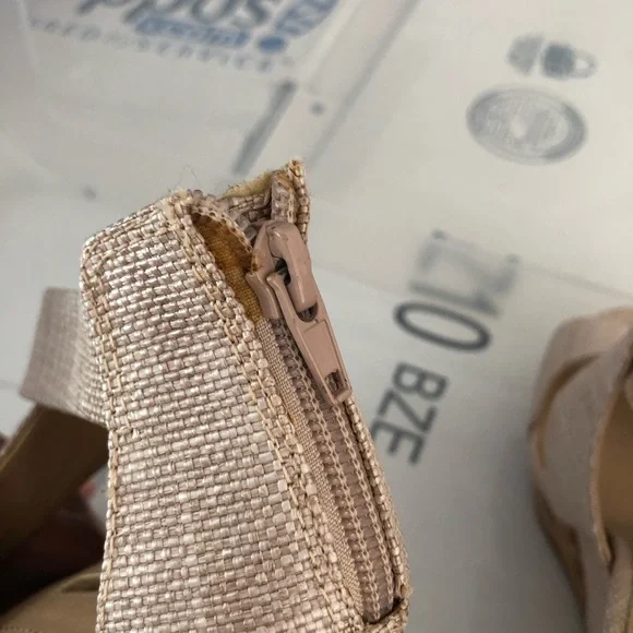 BCBG BCBGENERATION wedge platform sandal - Picture 9 of 13